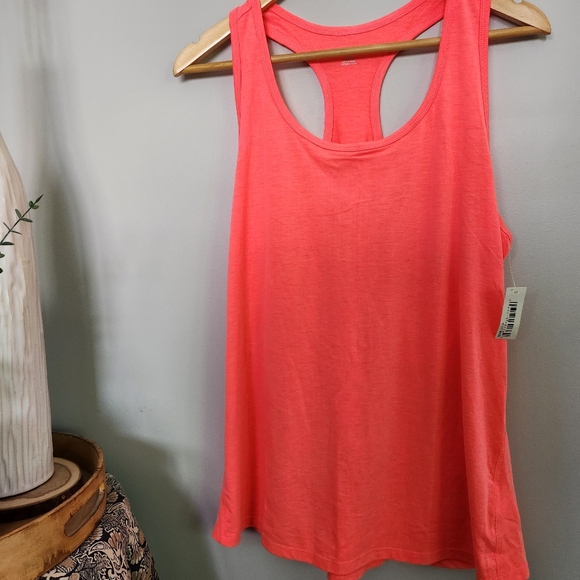 Razorback Tank Top- nwt - Picture 2 of 6